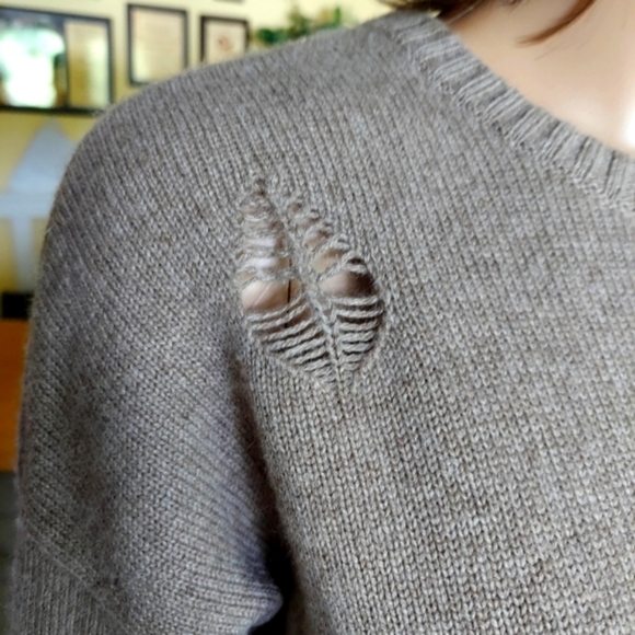 autumn cashmere Distressed Crew Neck Sweater - Picture 4 of 15